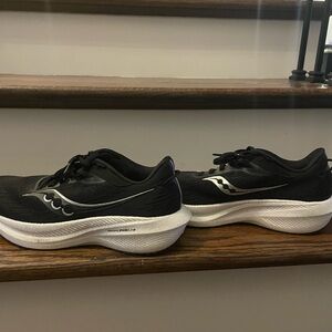 Men’s Saucony Power Run+
Size 9.5w